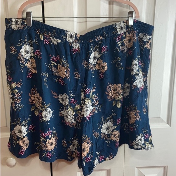 Torrid Floral Flowy Shorts - Picture 8 of 9